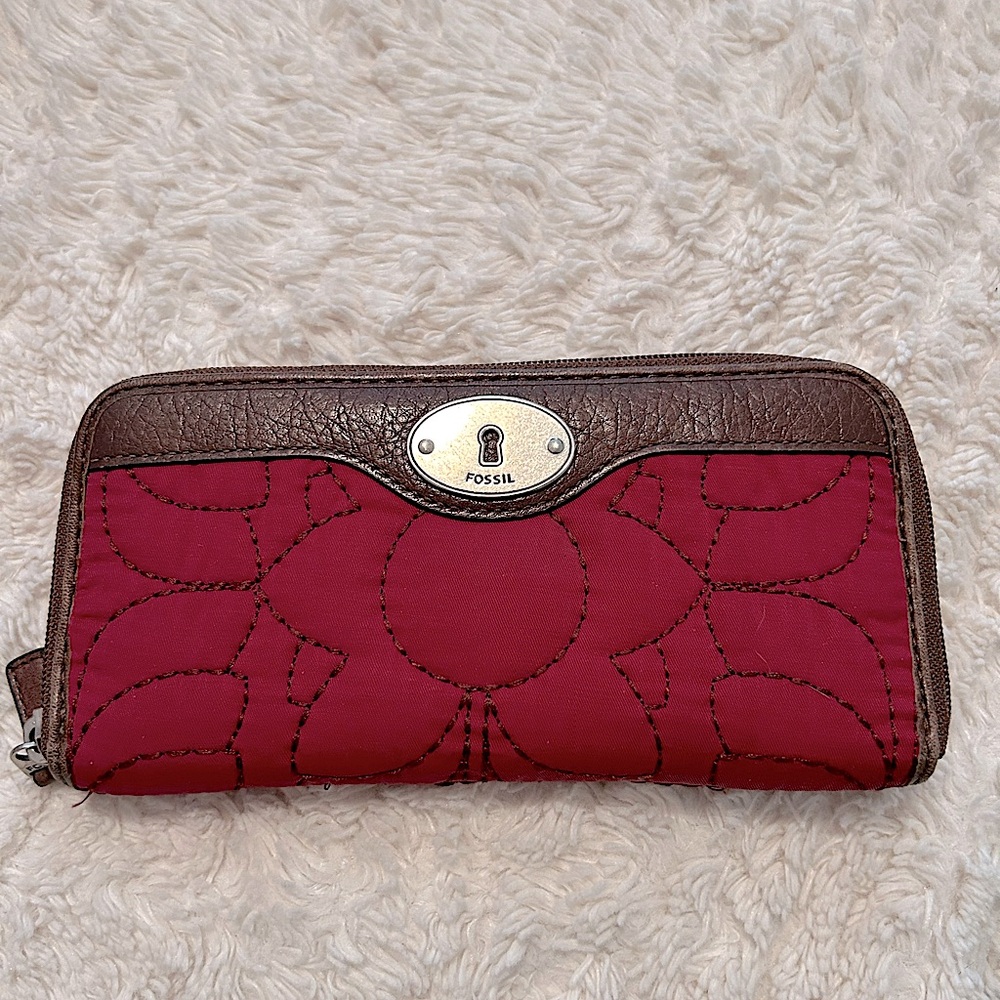 Like New!! Fossil Wallet; Fossil Keeper Long Wall… - image 1